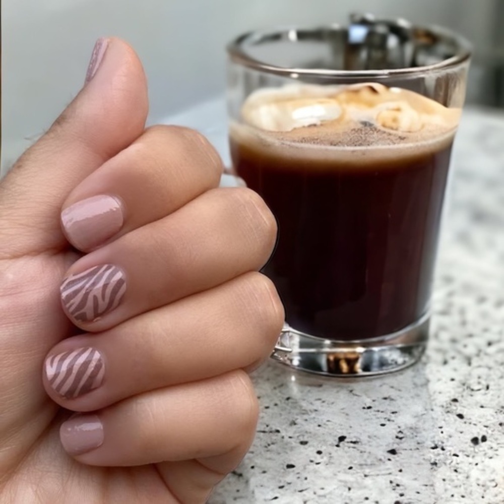 Color Street | All wild up, an animal neutral creme finish - Picture 1 of 8